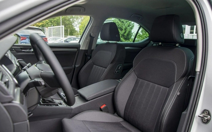 Skoda Superb cena 166500 przebieg: 5, rok produkcji 2023 z Opoczno małe 436